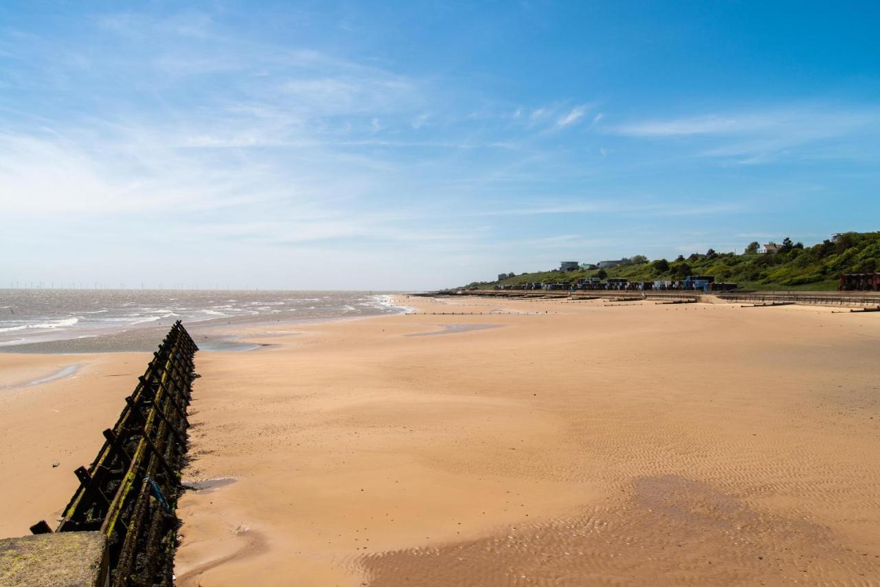 Caravan For Hire At St Osyth Beach Holiday Park In Essex Ref 28107Y كْلانكتون أون سي المظهر الخارجي الصورة