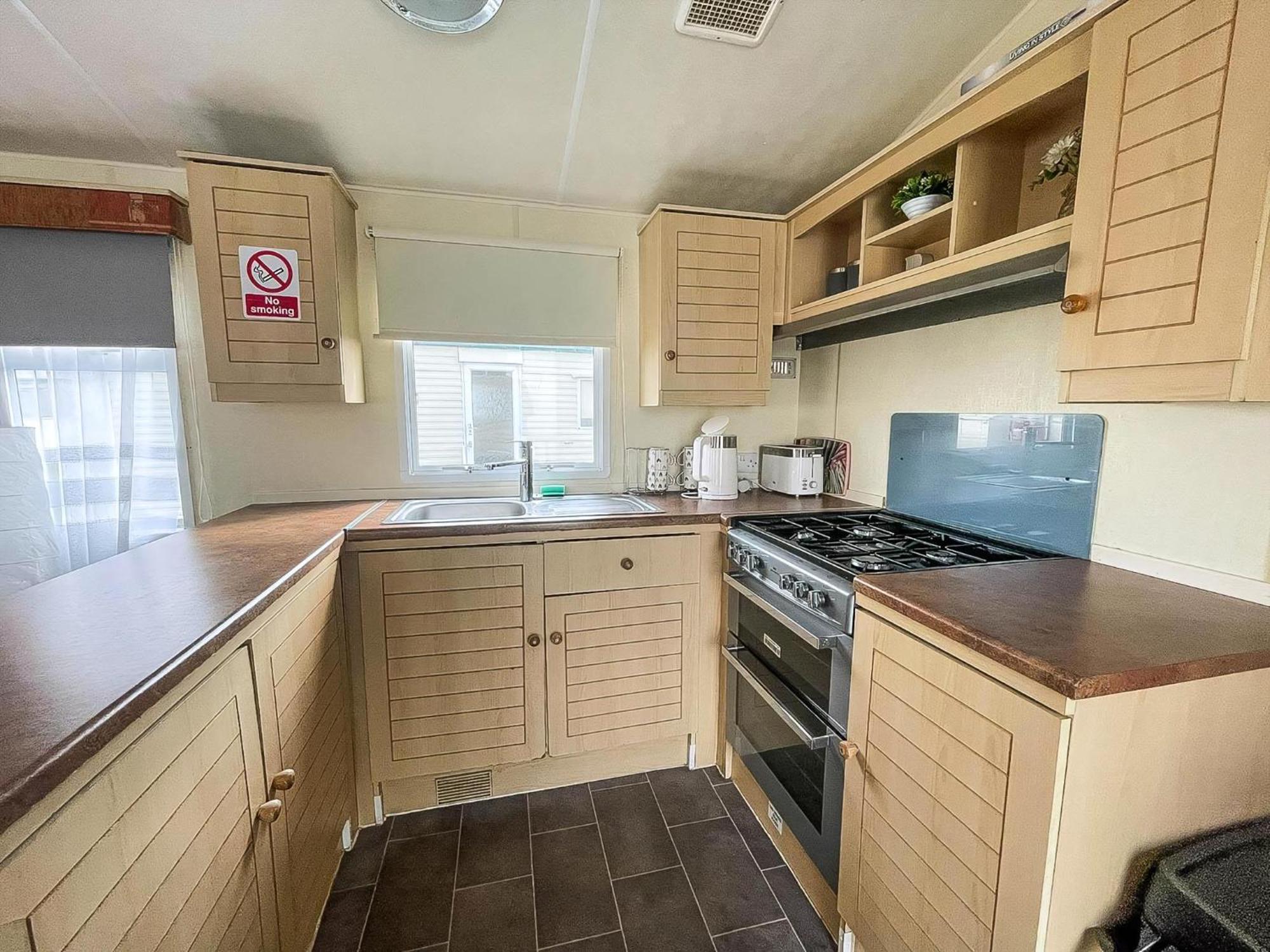 Caravan For Hire At St Osyth Beach Holiday Park In Essex Ref 28107Y كْلانكتون أون سي المظهر الخارجي الصورة